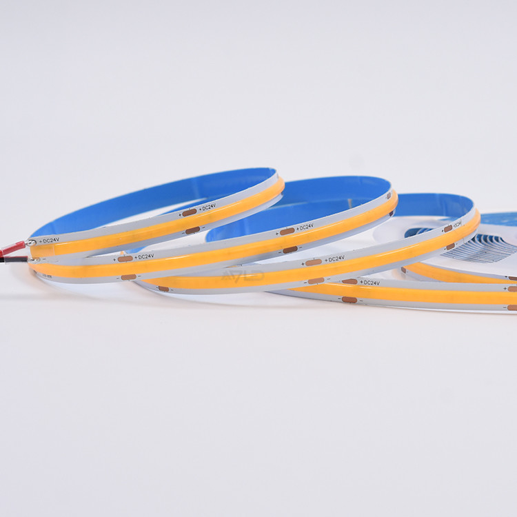 چراغ های نوار LED COB بدون نقطه - 12V / 24V ، 320 LED / متر CE &amp; RoHS گواهینامه چگالی بالا